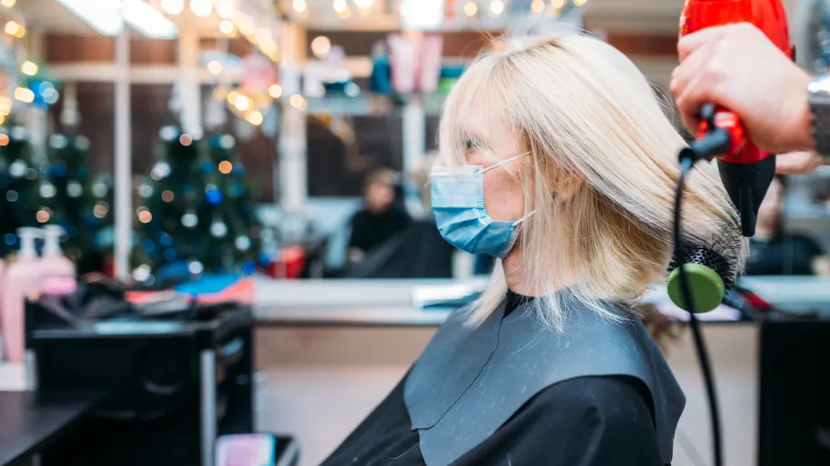 Tips for tipping hair stylists at the salon